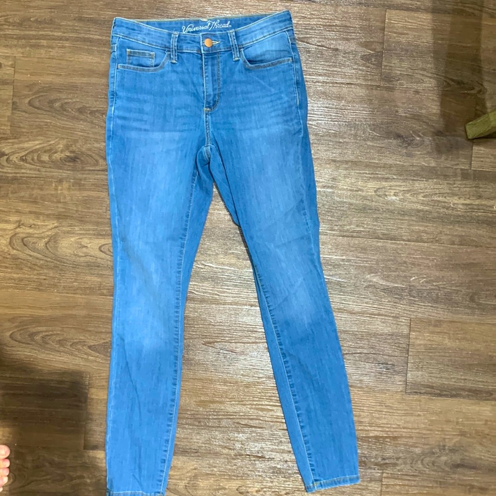Universal Thread, Light Wash Denim, Size 2, Mid Rise Skinny Jeans